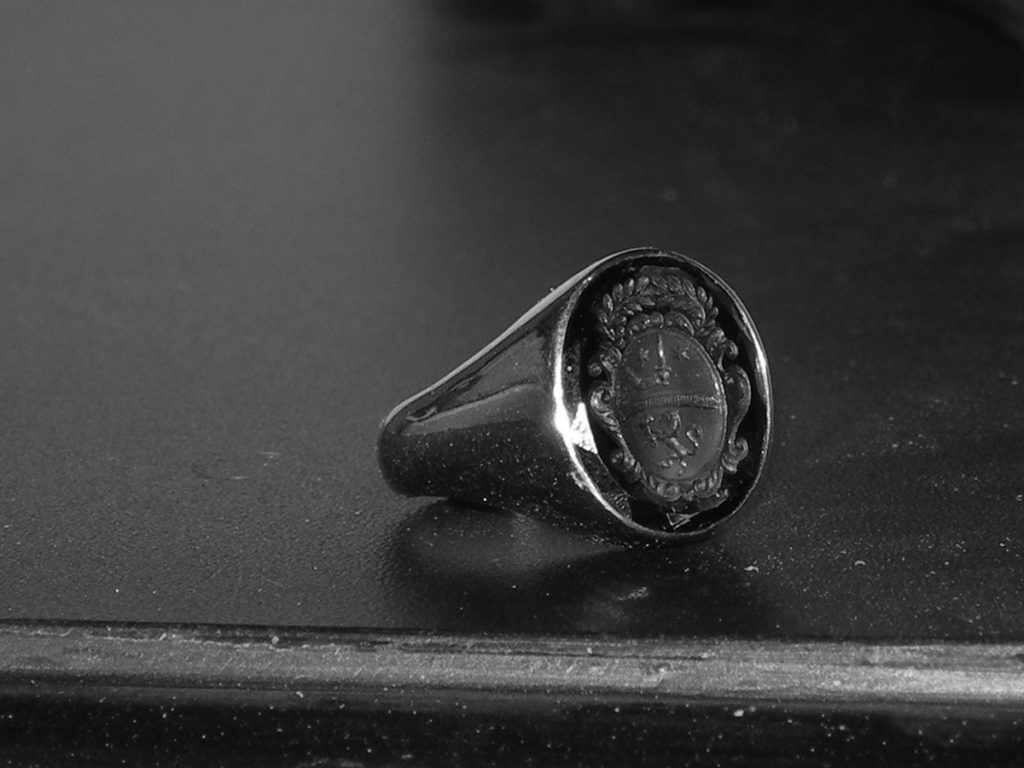 Christopher&#039;s Art Desk: Drawing Aren, Brom&#039;s Ring - Paolini.net