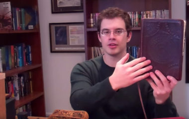 Christopher Paolini, paper