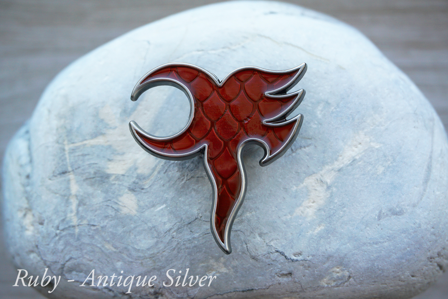 ruby silver yawë pin